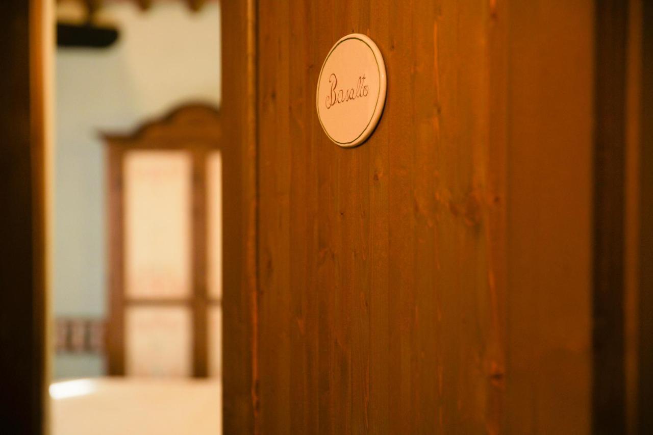 אניירי Locanda Del Viandante B&B מראה חיצוני תמונה